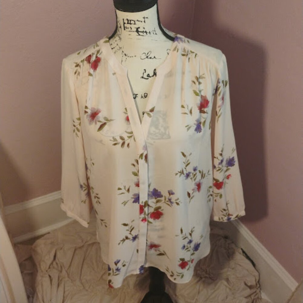 Women's NYDJ Pintuck Blouse in "Lleida" Print (Floral) Size M NWT